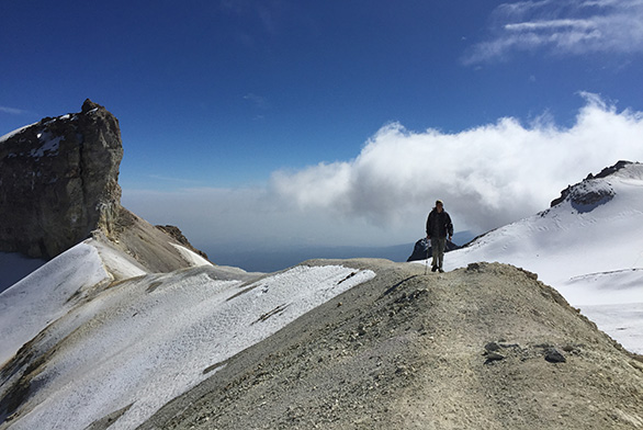 Will Kinum hikes on Iztaccihuatl in Mexico.