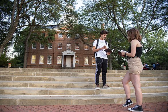 Annapolis Students Campus Life Outside St Johns