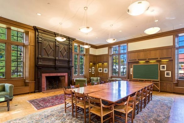The Hartle Room in the Barr-Buchanan Center.